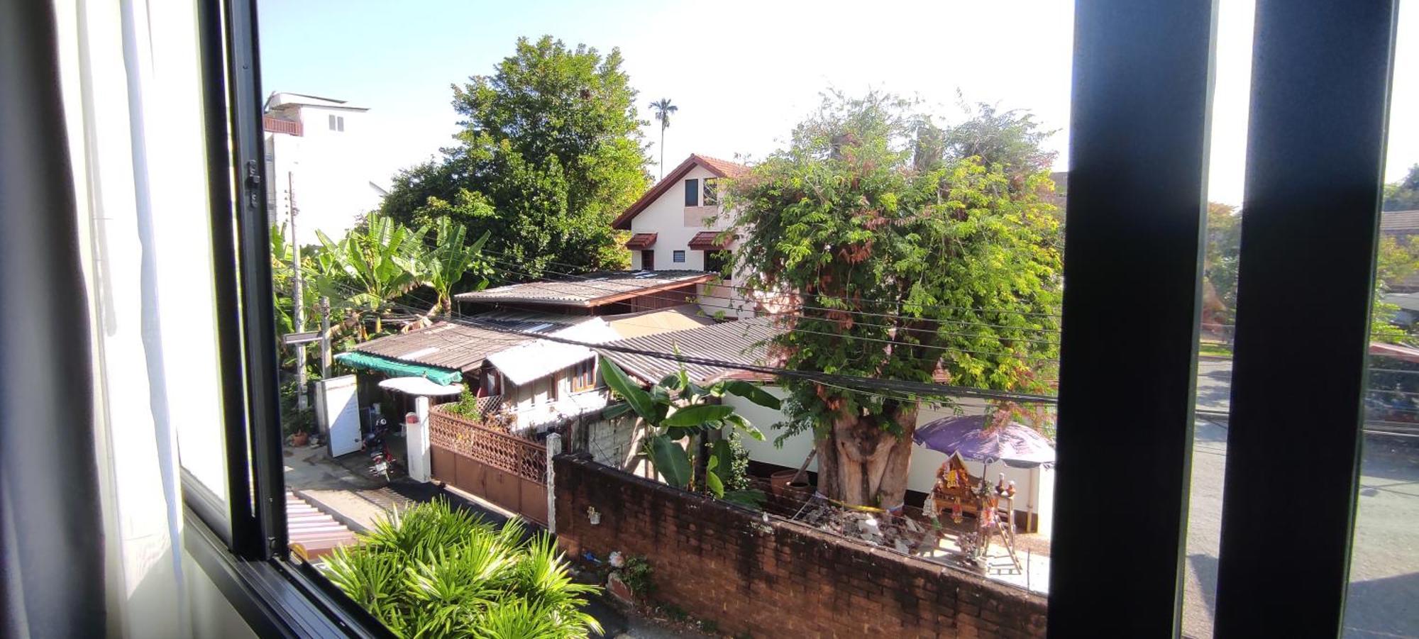 บ้านพัก รองเดวู เกสต์เฮ้าส์ 3*