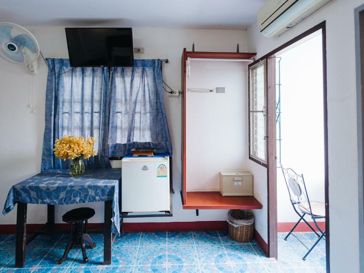 บ้านพัก รองเดวู เกสต์เฮ้าส์ 3*